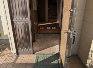 茂原市高師、中古一戸建ての玄関画像です