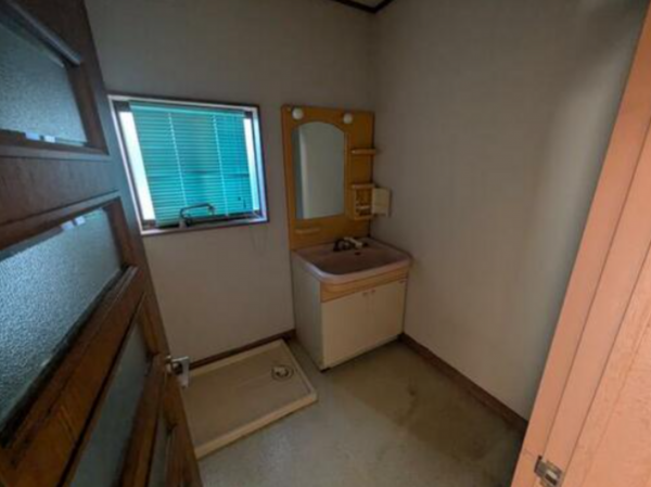 茂原市高師、中古一戸建ての洗面画像です
