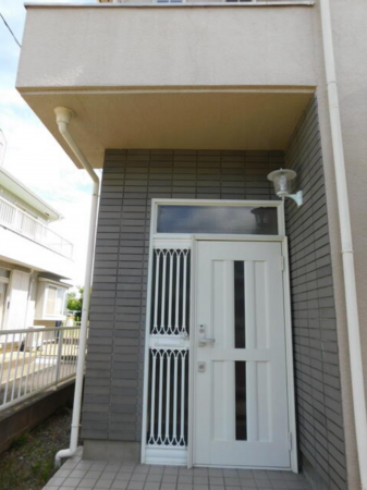 茂原市上茂原、中古一戸建ての玄関画像です