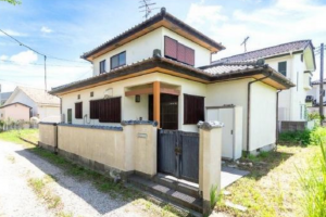 大網白里市上貝塚、中古一戸建ての外観画像です
