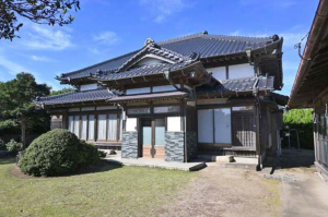 大網白里市南今泉、中古一戸建ての外観画像です