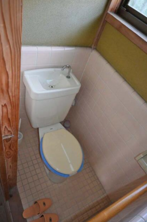 大網白里市南今泉、中古一戸建てのトイレ画像です