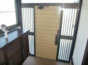 茂原市上永吉、中古一戸建ての玄関画像です