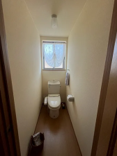 東金市西福俵、中古一戸建てのトイレ画像です