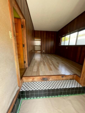 東金市田間、中古一戸建ての玄関画像です