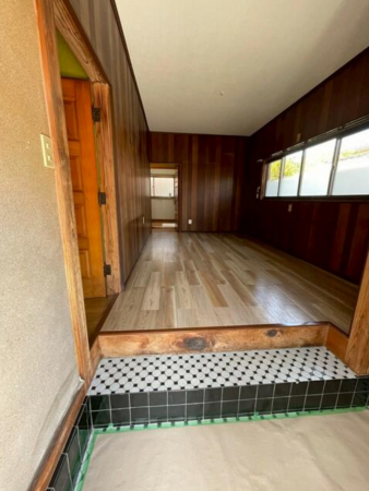 東金市田間、中古一戸建ての玄関画像です