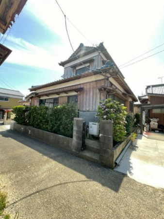 東金市田間、中古一戸建ての外観画像です
