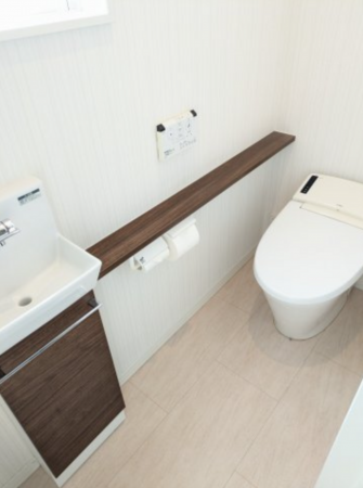東金市八坂台、中古一戸建てのトイレ画像です