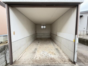 東金市田間、中古一戸建ての駐車場画像です