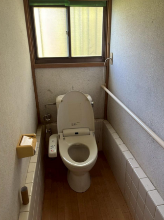 東金市家之子、中古一戸建てのトイレ画像です