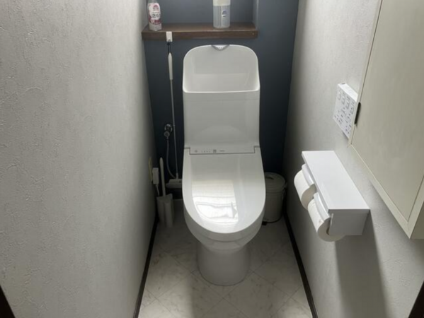東金市宿、中古一戸建てのトイレ画像です