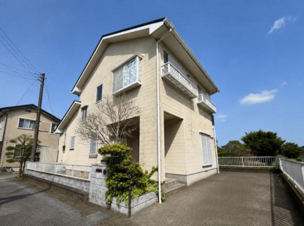 大網白里市四天木、中古一戸建ての外観画像です
