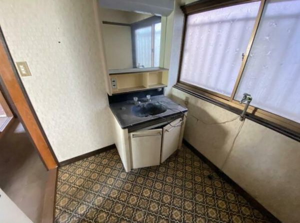 茂原市東郷、収益物件/店舗付住宅の洗面画像です