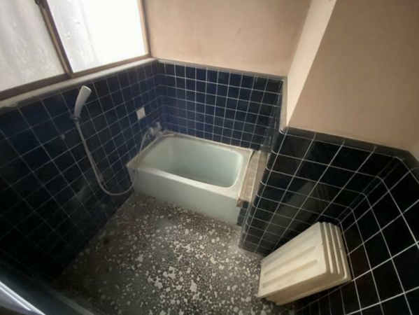 茂原市東郷、収益物件/店舗付住宅の風呂画像です