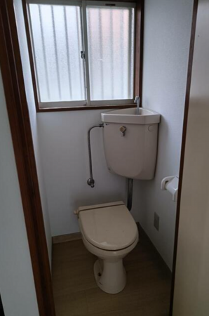 東金市東金、収益物件/アパートのトイレ画像です