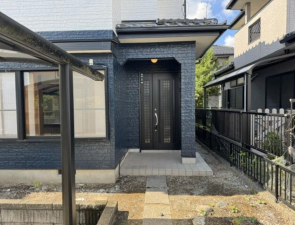 東金市西福俵、中古一戸建ての玄関画像です