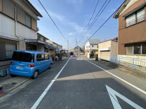 岡崎市柱町、土地の前面道路を含む現地写真画像です