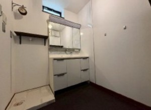 岡崎市明大寺町、中古一戸建ての画像です