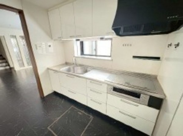 岡崎市明大寺町、中古一戸建ての画像です