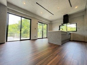 岡崎市明大寺町、中古一戸建ての画像です