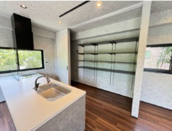 岡崎市明大寺町、中古一戸建ての画像です