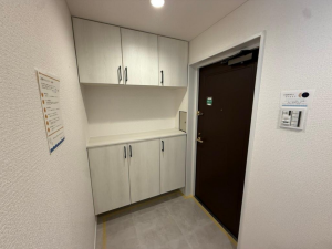 岡崎市柱曙、中古マンションの玄関画像です