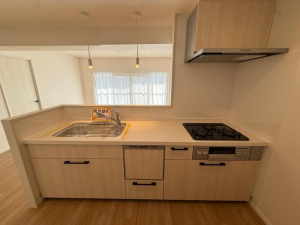 岡崎市柱曙、中古マンションのキッチン画像です