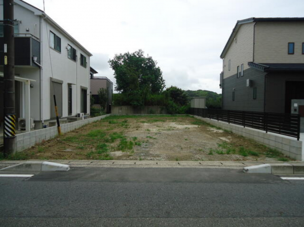 岡崎市中島町、土地の前面道路を含む現地写真画像です