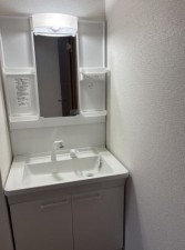 岡崎市明大寺町、中古一戸建ての画像です