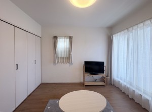 岡崎市柱、中古一戸建ての子ども部屋画像です