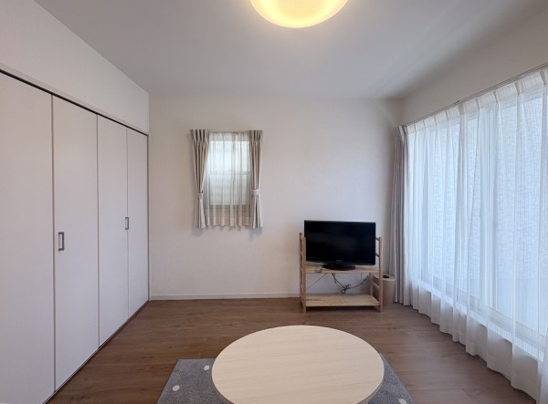 岡崎市柱、中古一戸建ての子ども部屋画像です