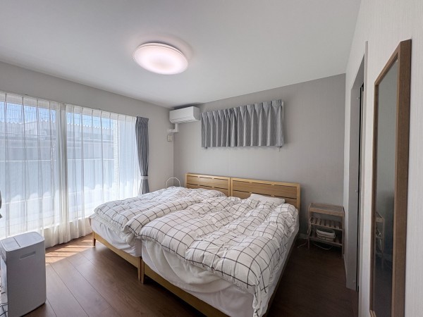 岡崎市柱、中古一戸建ての寝室画像です