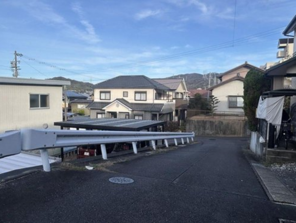 額田郡幸田町大字菱池、中古一戸建ての前面道路を含む現地写真画像です