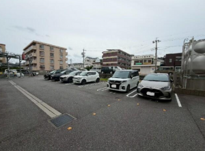 岡崎市欠町、中古マンションの駐車場画像です