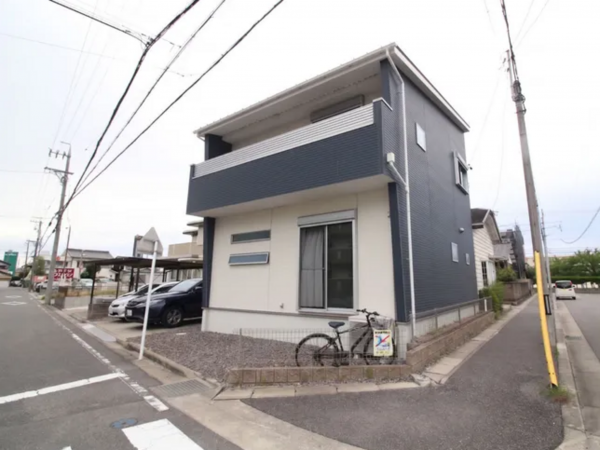 岡崎市六名、中古一戸建ての画像です