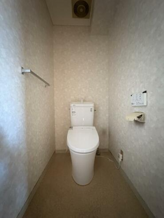 岡崎市材木町、中古マンションのトイレ画像です