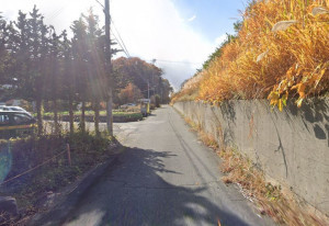 山形市双月町３丁目、土地の前面道路を含む現地写真画像です