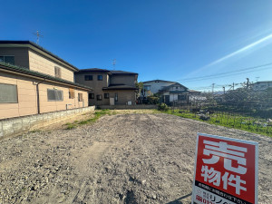 山形市江俣５丁目、土地の前面道路を含む現地写真画像です