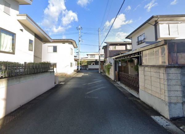 山形市桜田西４丁目、土地の前面道路を含む現地写真画像です
