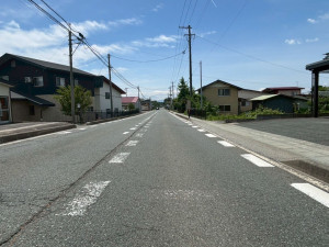 東根市大字沼沢、土地の前面道路を含む現地写真画像です