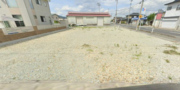 西村山郡河北町谷地、土地の前面道路を含む現地写真画像です