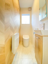 山形市大字下宝沢、中古一戸建てのトイレ画像です