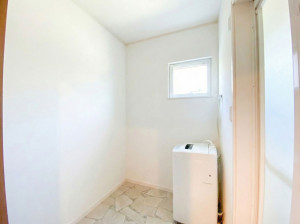 山形市みはらしの丘１丁目、中古一戸建ての洗面画像です
