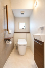 山形市白山３丁目、中古一戸建てのトイレ画像です