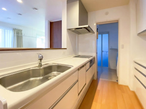 山形市白山３丁目、中古一戸建てのキッチン画像です