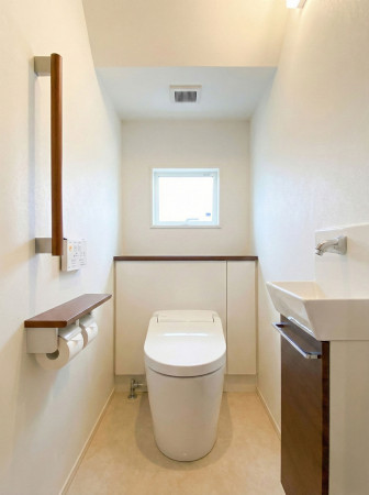 山形市白山３丁目、中古一戸建てのトイレ画像です
