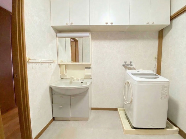 山形市宮町１丁目、中古一戸建ての洗面画像です