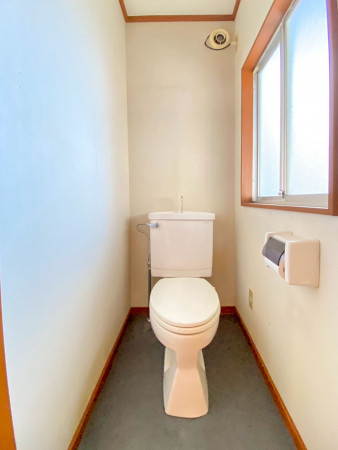 山形市中桜田１丁目、中古一戸建てのトイレ画像です