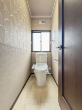 山形市富の中１丁目、中古一戸建てのトイレ画像です