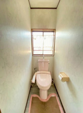 天童市中里１丁目、中古一戸建てのトイレ画像です